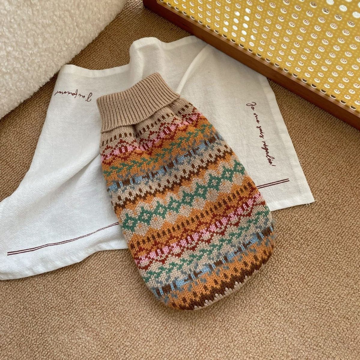 KFX-8730813 Retro Striped Beige Pet Sweater for Autumn and Winter - Unisex Design, Acrylic Material, Sizes XS to XL