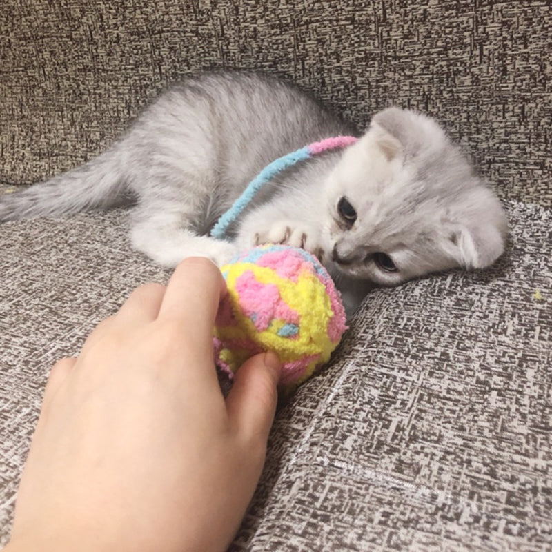 KFX-8787645 Colorful Yarn Ball Cat Toy with Sound and Fun Accessories