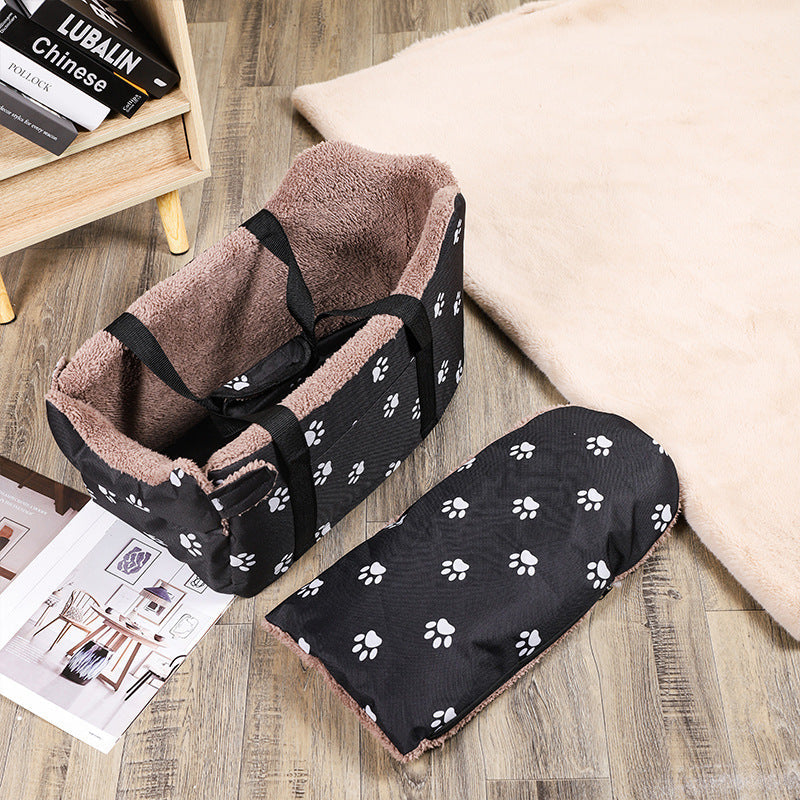 KFX-8933437 Warm Plush Lined Pet Carrier with Durable Oxford Fabric and Cat Paw Pattern