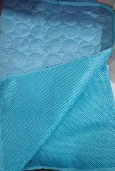 KFX-9008317 Cooling Ice Silk Pet Pad - Comfortable, Breathable Cushion for Dogs in S/M/L Sizes
