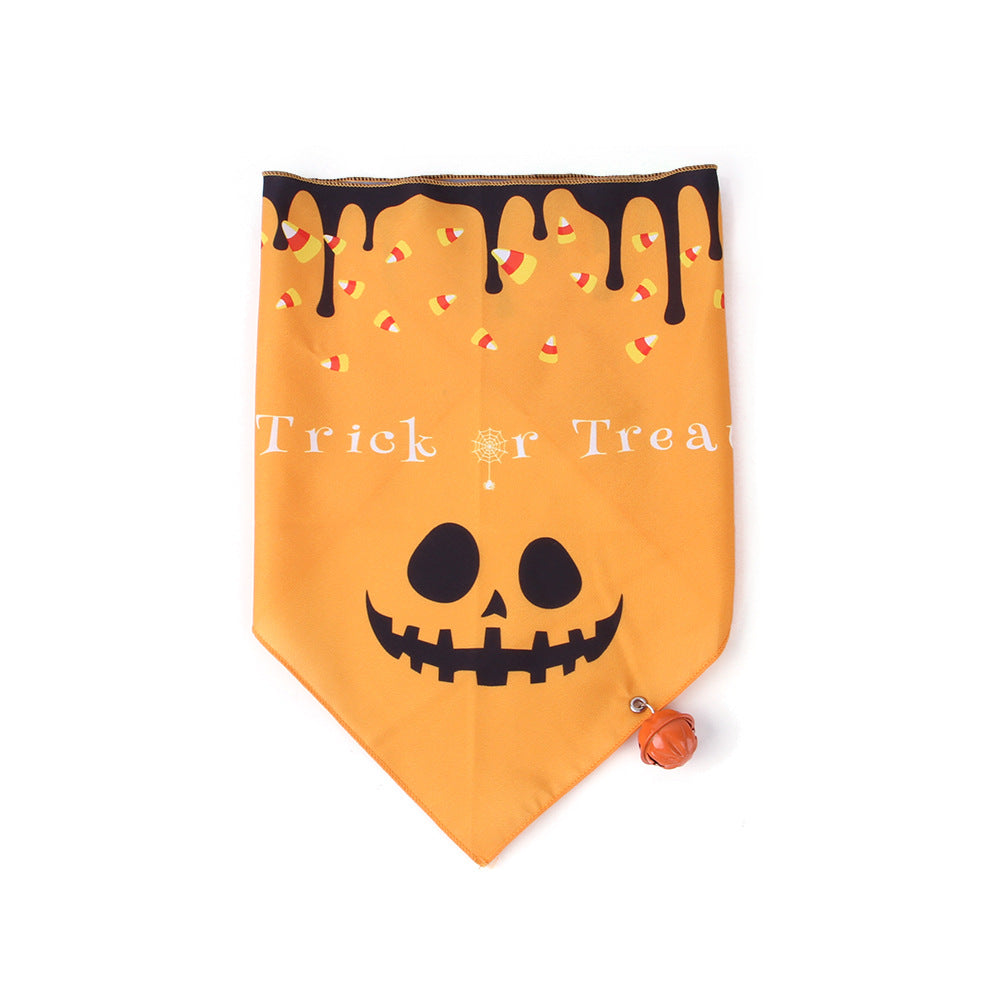 KFX-9019581 Halloween Print Triangle Towel for Dogs and Cats – Polyester Material with Fun Designs