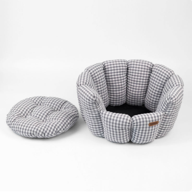 KFX-9032125 Cozy Gray Plaid Pet Bed for All Seasons - Cotton and PP Cotton Lining, Non-Slip Base