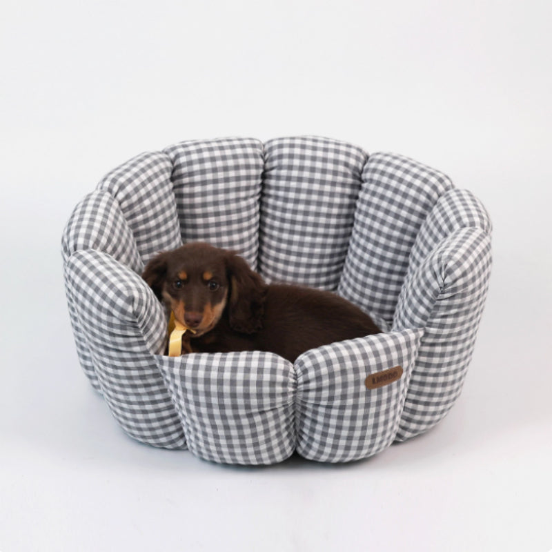 KFX-9032125 Cozy Gray Plaid Pet Bed for All Seasons - Cotton and PP Cotton Lining, Non-Slip Base