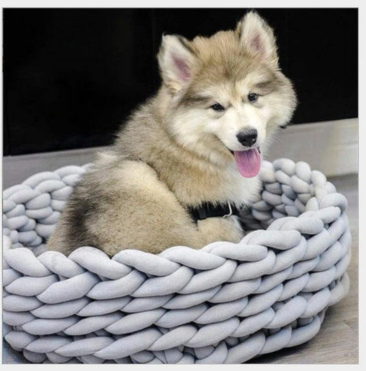 KFX-9081789 Cozy Hand-Woven Pet Bed with Quilted Surface - Machine Washable Cotton for Dogs and Cats