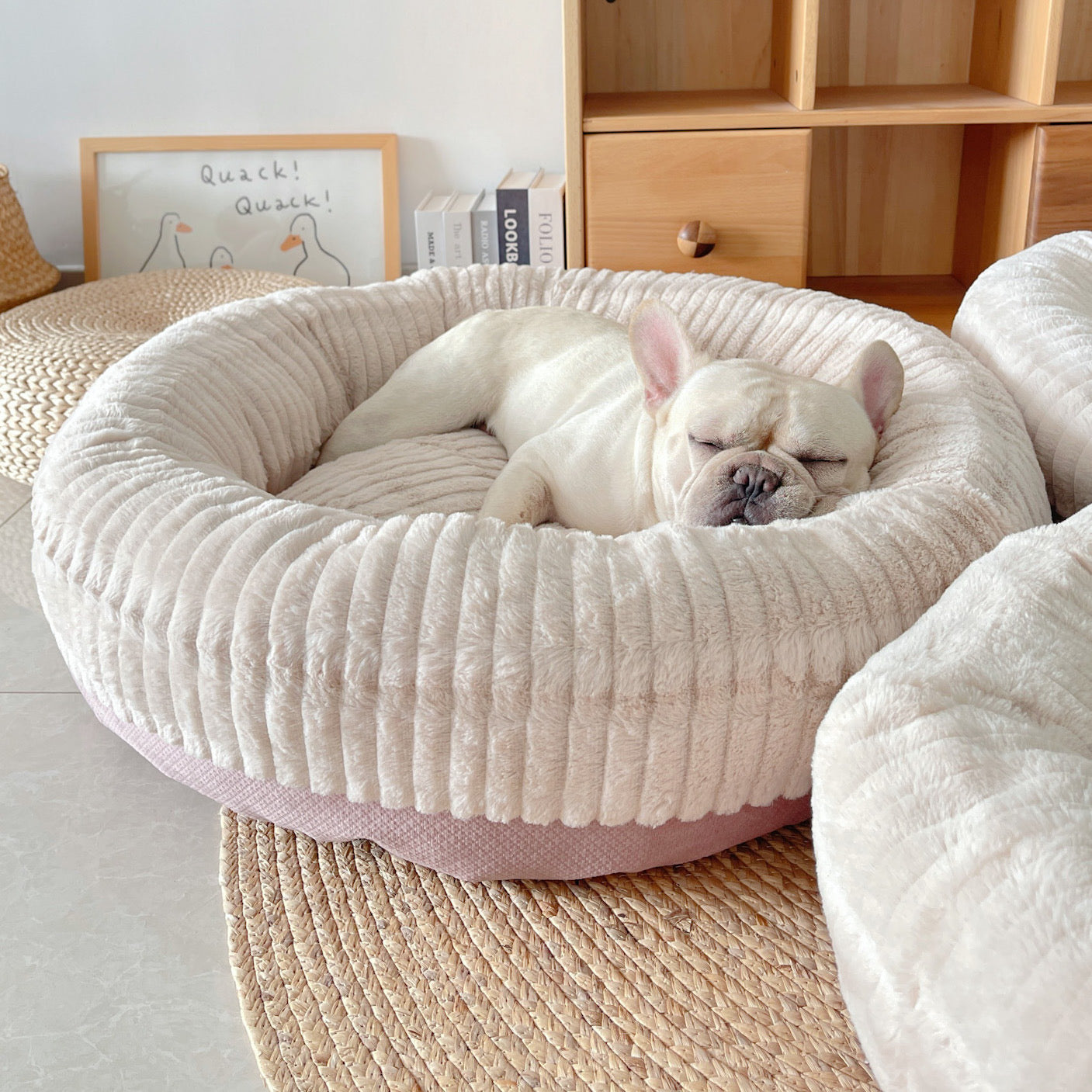 KFX-9099069 Soft and Thickened Warm Dog Kennel in Pink, Blue, Orange, and Gray