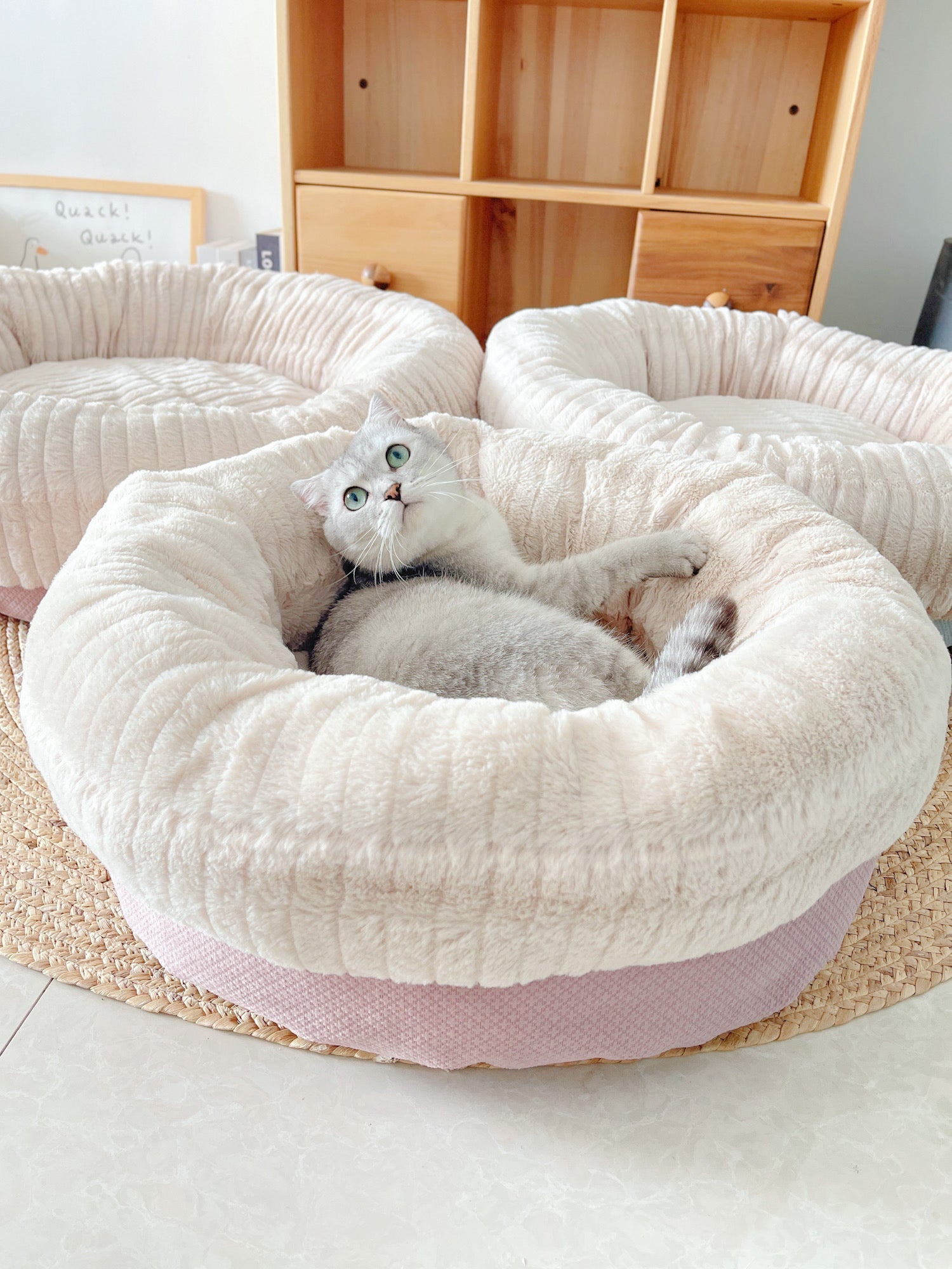 KFX-9099069 Soft and Thickened Warm Dog Kennel in Pink, Blue, Orange, and Gray