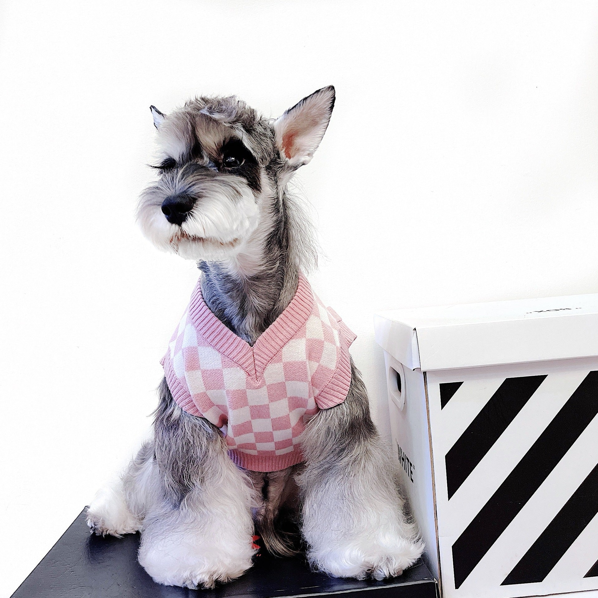 KFX-9124029 Cute Pink Checkerboard Wool Vest for Pets - Stylish & Comfy Pet Sweater in Sizes S-XXL