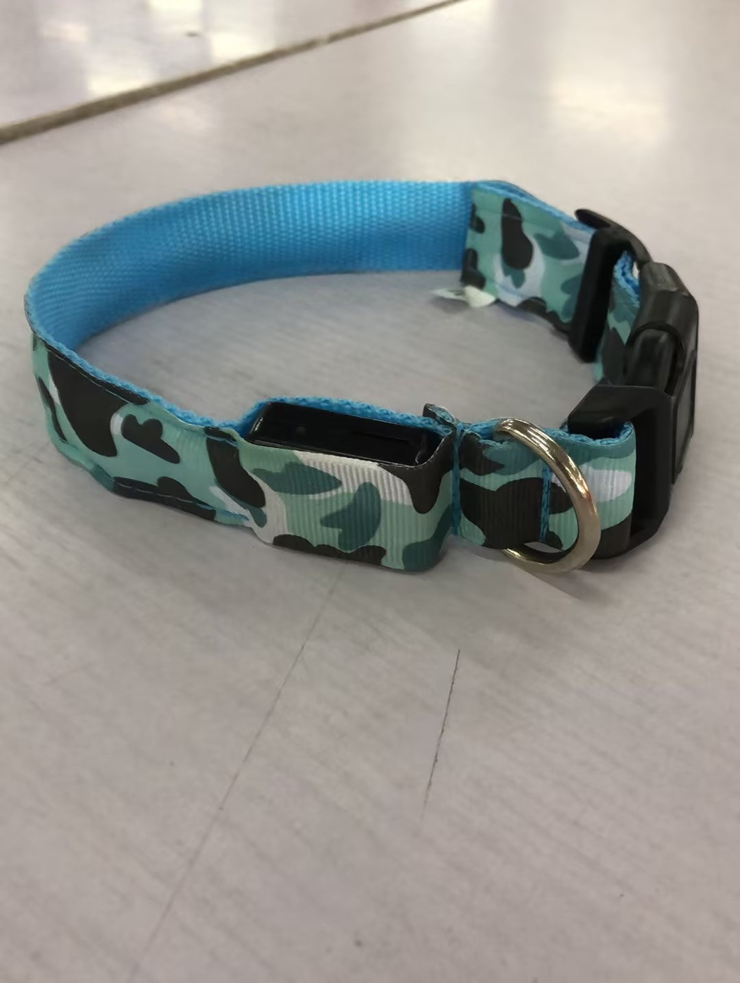 KFX-9145277 Luminous Camouflage Dog Collar with Adjustable Lighting Modes for Night Safety