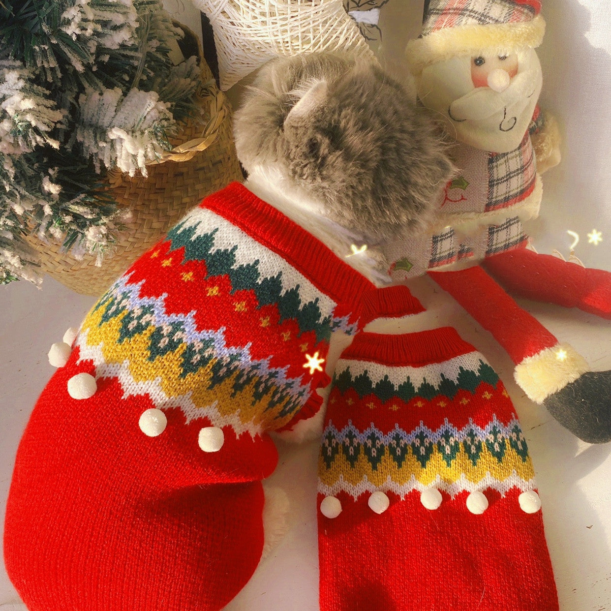 KFX-9195325 Festive Red Cat and Dog Christmas Sweater for Winter Wear