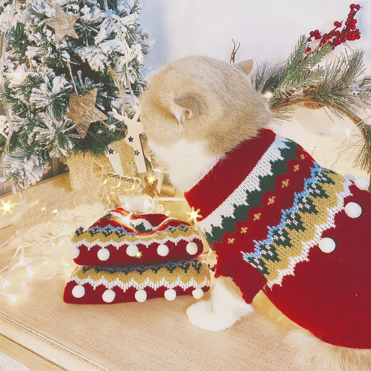 KFX-9195325 Festive Red Cat and Dog Christmas Sweater for Winter Wear
