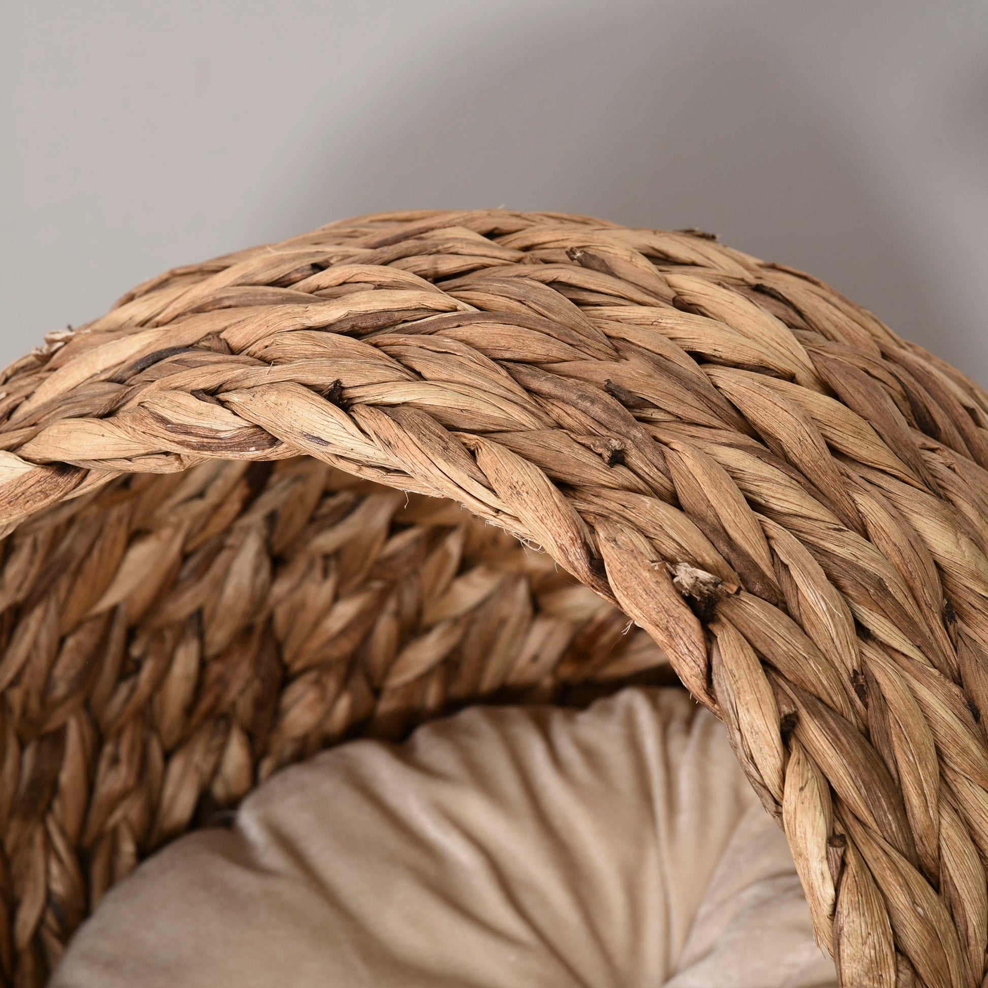 KFX-9261501 Elevated Handwoven Cat Bed with Soft Cushion and Rotating Basket Design