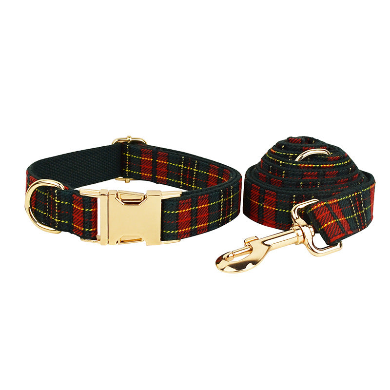 KFX-9486269 Plaid Christmas Dog Collar and Leash Set with Bow and Vest – Green Background for Festive Pets