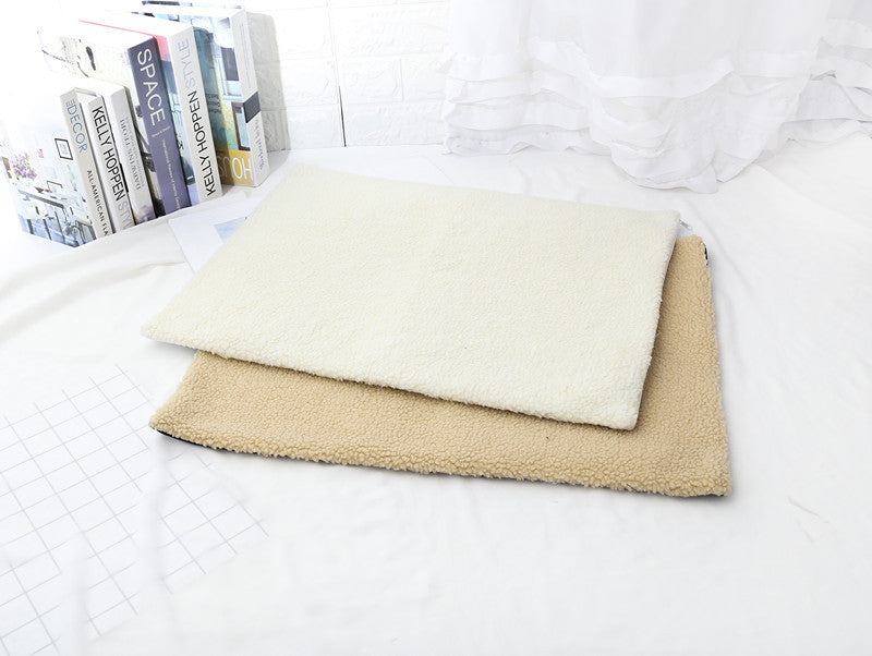 KFX-9521085 Self-Heating Cashmere Pet Pad for Dogs and Cats, 60x45CM, Anti-Slip Design