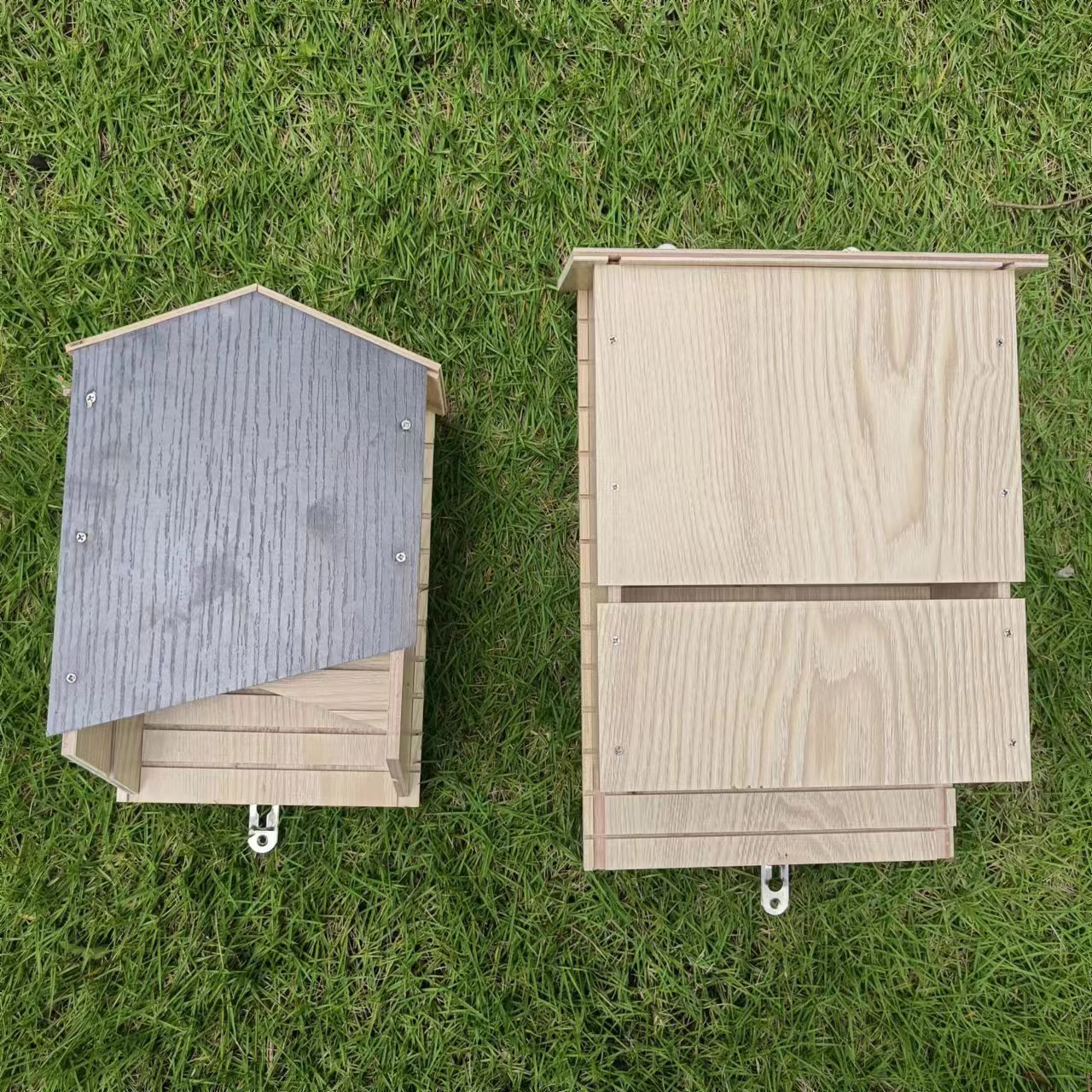 KFX-9539773 Wooden Bat House for Outdoor Garden Eaves – Natural Triple Wood Habitat 24x8.3x9.3 cm