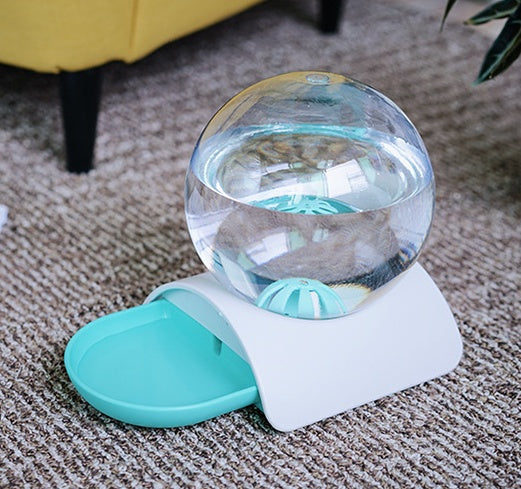 KFX-9542333 Non-Wet Mouth Water Dispenser for Cats - 2.8L Capacity with Compact Design and Dust-Proof Bowl