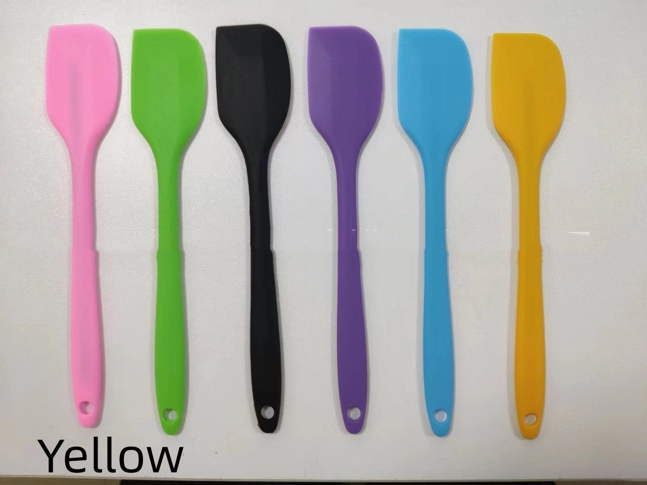 KFX-9569469 Plastic Tableware Scraper for Cats - Available in Multiple Colors
