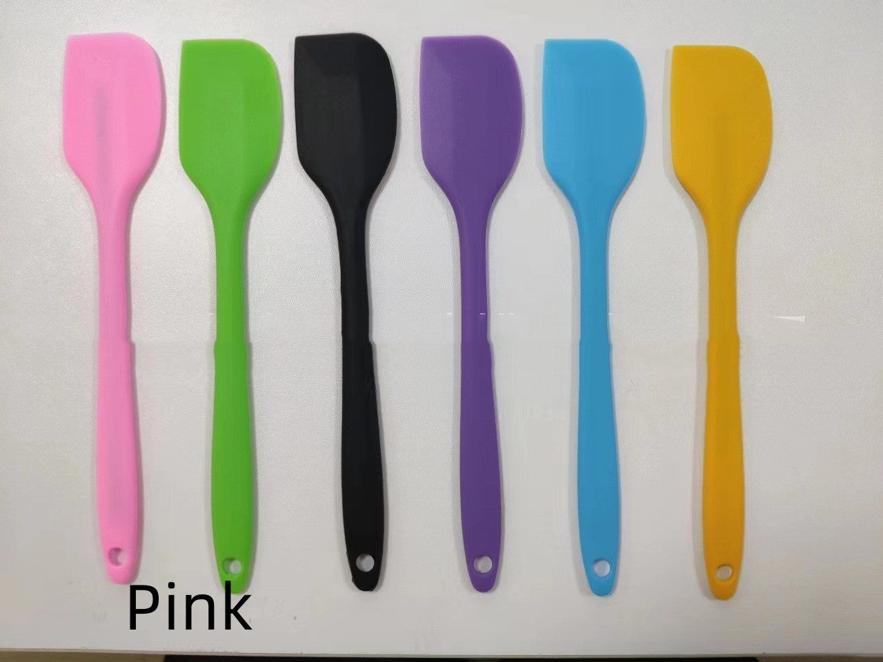 KFX-9569469 Plastic Tableware Scraper for Cats - Available in Multiple Colors