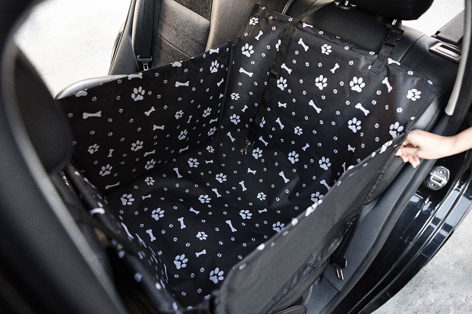 KFX-9652157 Cozy Single-Seater Pet Mat in Various Designs and Colors for Indoor Comfort