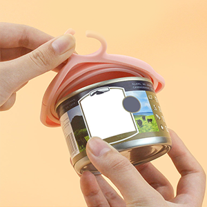 KFX-9713341 Cute Pink Cat Food Can Lid with Spoon for Easy Wet Food Storage
