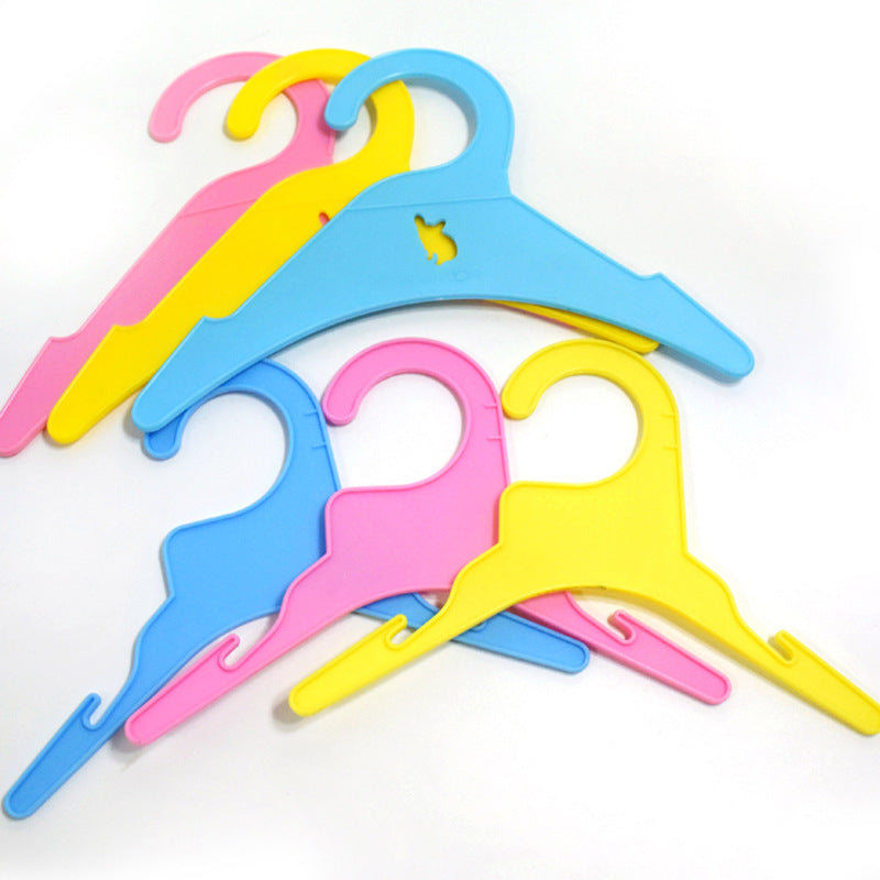 KFX-9714237 Pet Clothes Drying Rack - Lightweight Plastic Hanger for Cats and Dogs in Pink, Blue, and Yellow