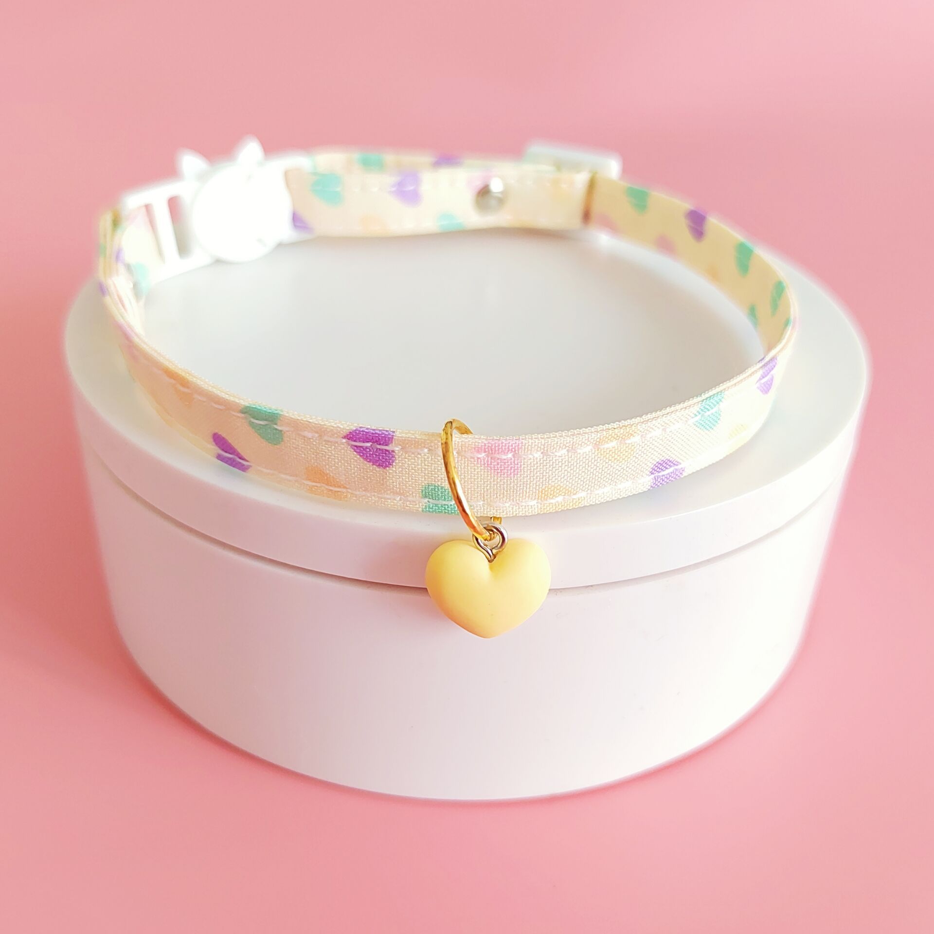 KFX-9723581 Adjustable Love Pattern Cat Collar in Various Colors