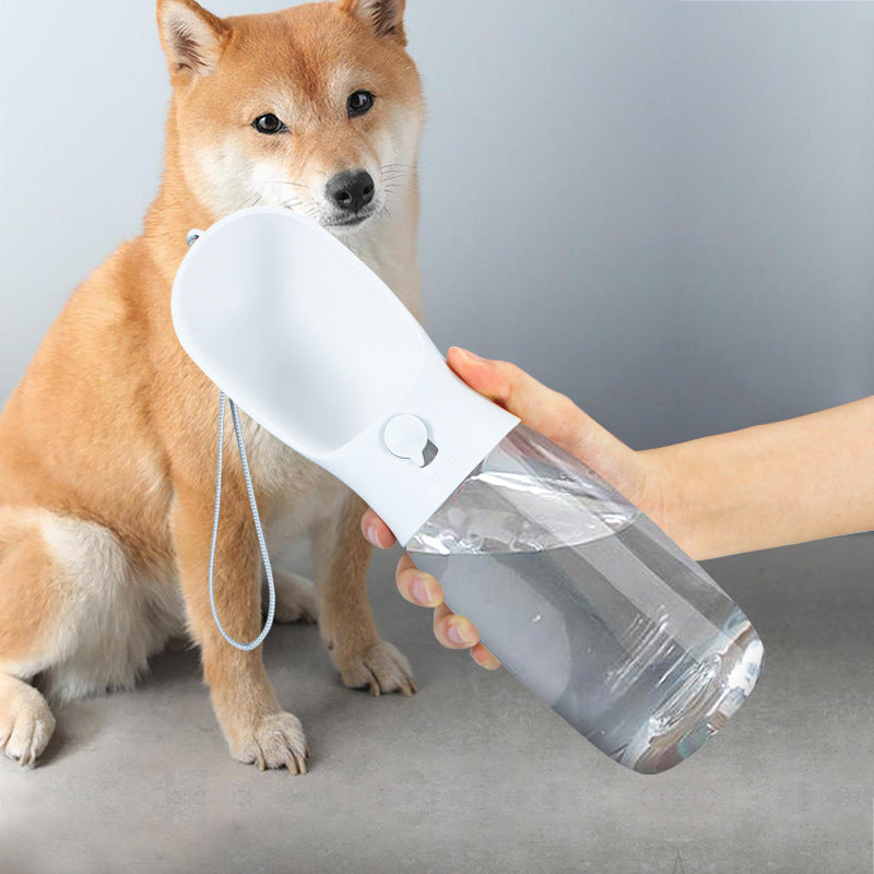 KFX-9738941 Large Capacity Portable Travel Pet Water Bottle - 550ML Plastic Design