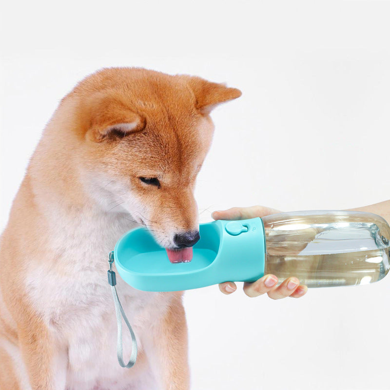 KFX-9738941 Large Capacity Portable Travel Pet Water Bottle - 550ML Plastic Design