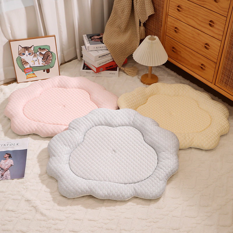 KFX-9788989 Pet Cooling Sleeping Mat for Cats and Dogs - Soft Sponge and PP Cotton Fabric - 70x55CM Size