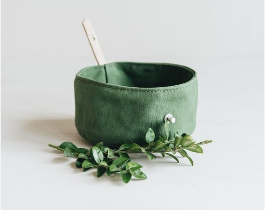 KFX-9804605 Portable Canvas Dog Bowl for Feeding and Hydration - Compact Travel Pet Dish with Ration Bag, 15cm Diameter