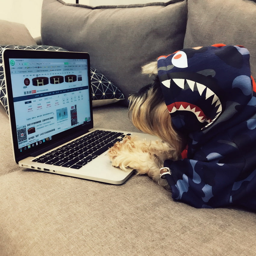 KFX-9901117 Sporty Cotton Sweater for Small to Medium Dogs, Retro Camouflage Design in Red and Blue, All-Season Wear