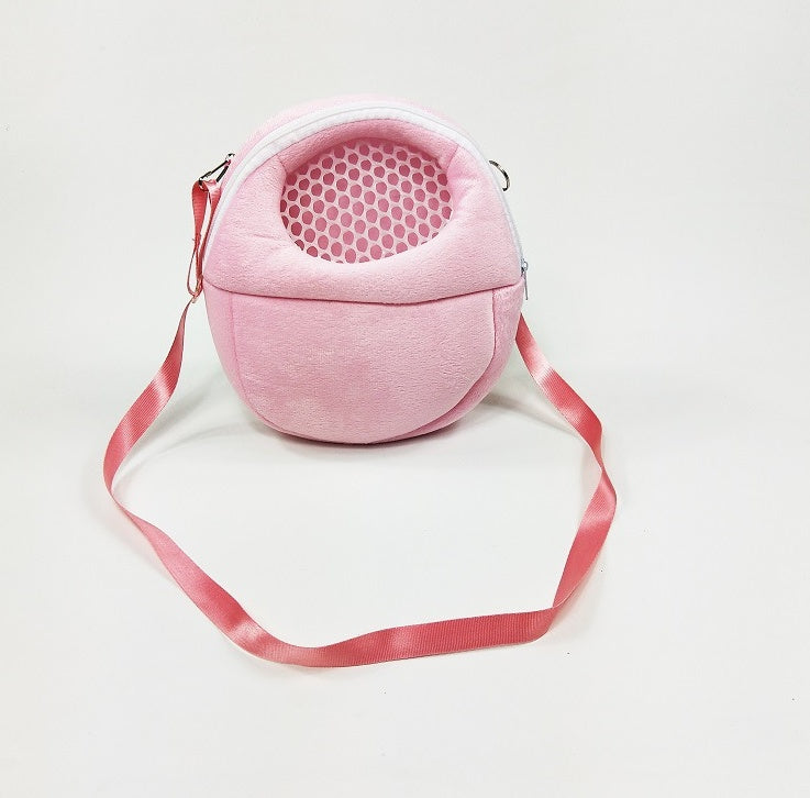 KFX-9914685 Small Pet Take-Away Backpack - Comfortable & Breathable Bag for Hamsters, Chinchillas, Guinea Pigs - 3 Sizes Available