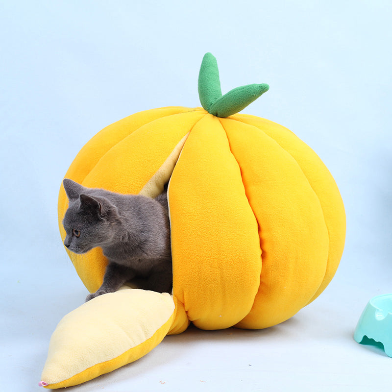 KFX-9922237 Cozy Winter Cuddle Cave for Cats and Small Dogs - Pumpkin Design, Machine Washable