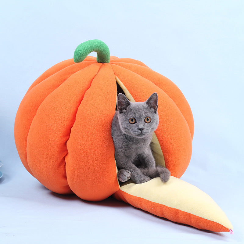KFX-9922237 Cozy Winter Cuddle Cave for Cats and Small Dogs - Pumpkin Design, Machine Washable