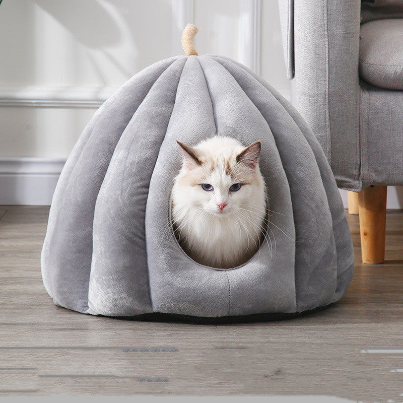 KFX-9922237 Cozy Winter Cuddle Cave for Cats and Small Dogs - Pumpkin Design, Machine Washable