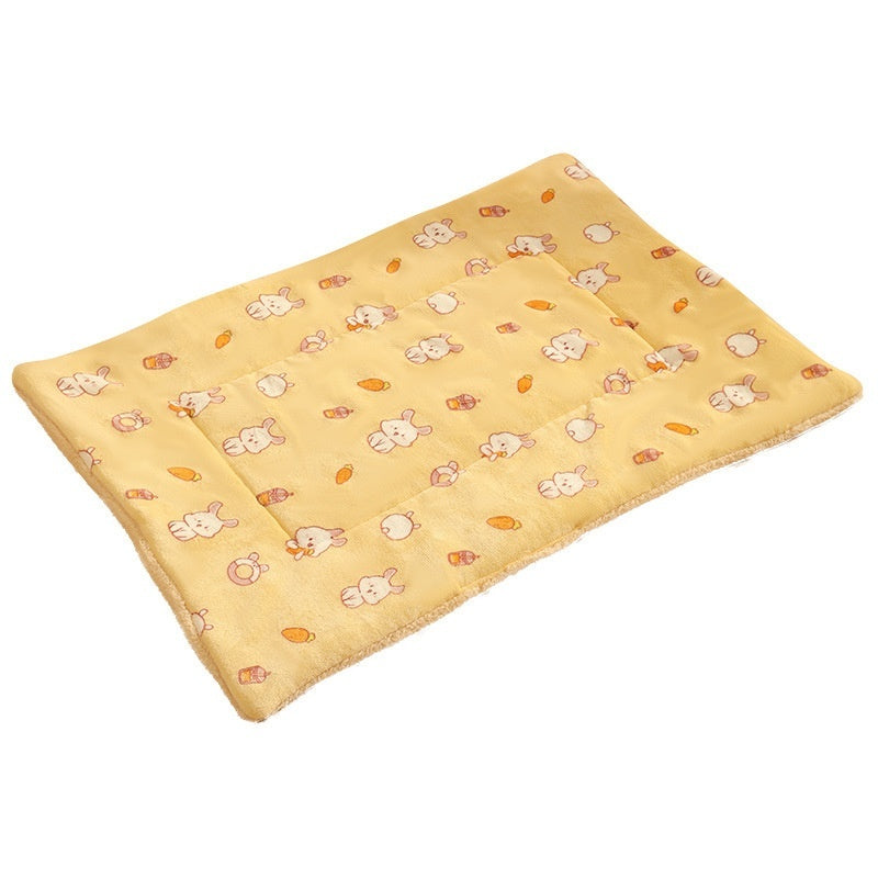 KFX-9978045 Cozy Flannel Pet Blanket for Cats - Thickened Lambswool Sleeping Mat