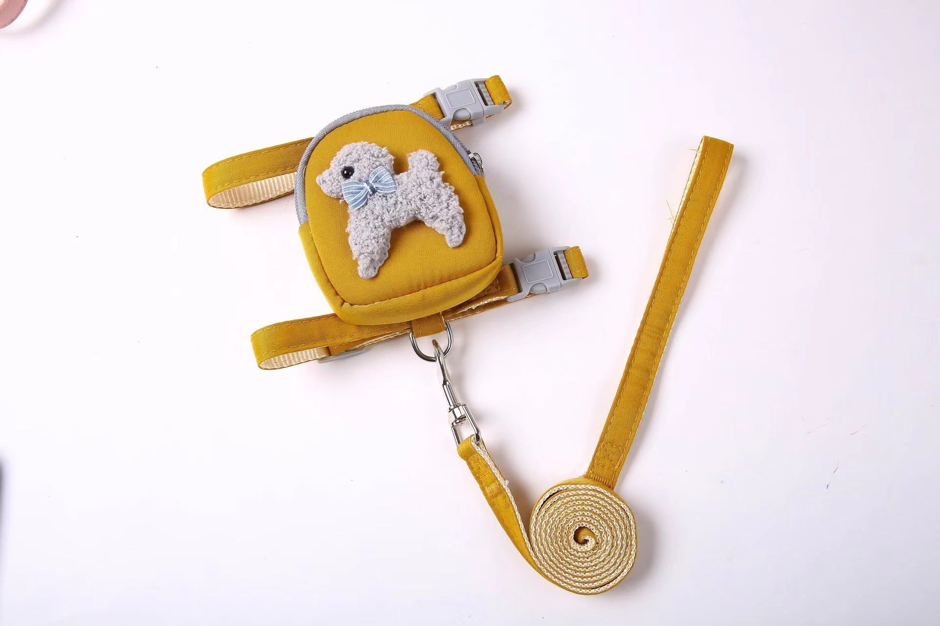 KFX-9983037 Adjustable Pet Lead and Chest Harness with Snack Pack for Dogs and Cats